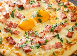 Pizza carbonara