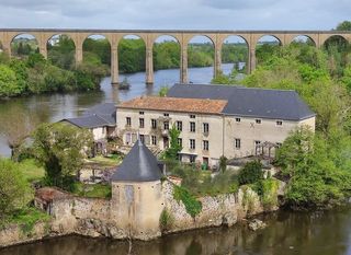 Dvorac u Francuskoj na prodaju - 5