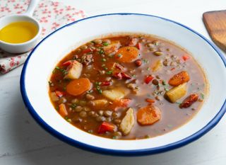 Varivo od leće, krumpira i mrkve