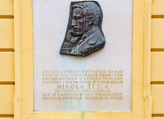 Spomen ploča Nikoli Tesli u Zagrebu