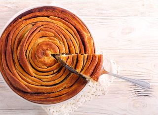 Cimet-rolice kao torta