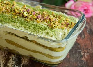 Tiramisu s pistacijom