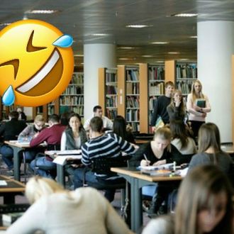 Puk'o k'o kokica: Student tijekom učenja u knjižnici skroz poludio pa osvojio simpatije kolega VIDEO