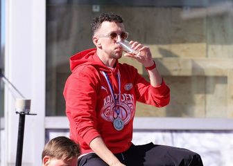 Ivan Perišić slavi titulu PSV-a