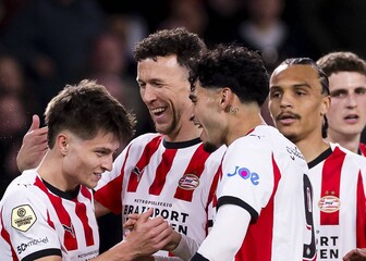 Bajraktarević slavi sa suigračima