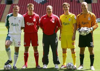 Carragher, Gerrard, Benitez, Alonso i Reina