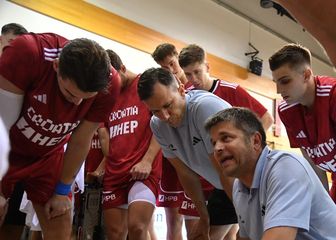 Tomislav Mijatović s igračima