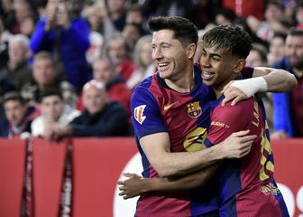 Lamine Yamal i Robert Lewandowski