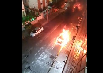 Navijači Santosa palili automobile
