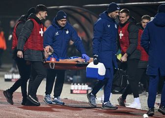 Arber Hoxha na nosilima