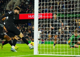 Joško Gvardiol spašava gol