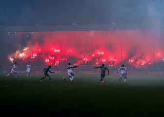 Stadion gori (ilustracija)