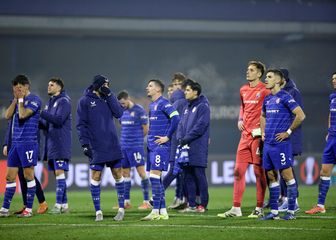 Razočarani igrači Dinama nakon poraza