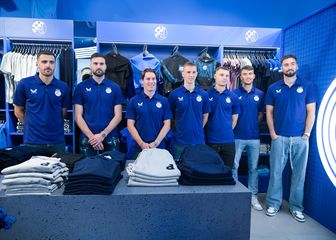 Robert Mudražija i suigrači iz Dinama