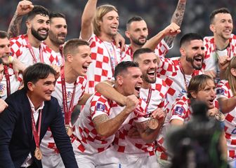 Hrvatska nogometna reprezentacija slavi broncu na SP-u Katru