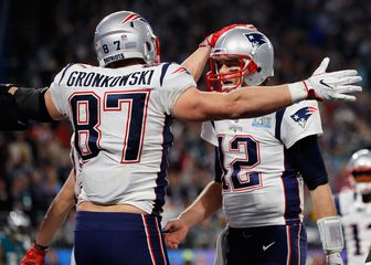 Gronkowski i Brady slave pogodak (Foto: AFP)