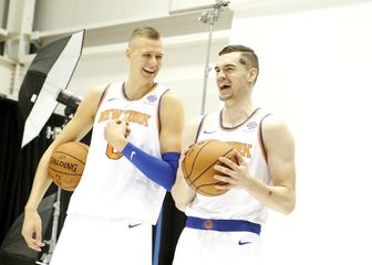 Kristaps Porzingis i Mario Hezonja (Foto: AFP)