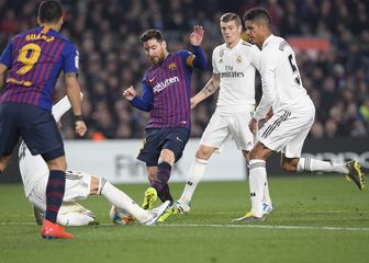 Lionel Messi u akciji na utakmici Barcelone i Real Madrida (Foto: AFP)