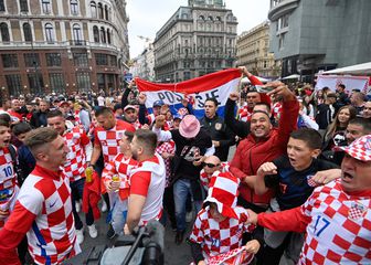 Hrvatski navijači slave u centru Beča