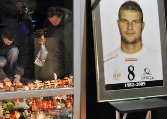 Svijeće za Mariana Cozmu