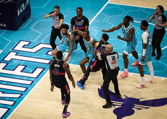 Tučnjava na Charlotte - Detroit