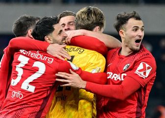 Freiburg slavi prolaz dalje