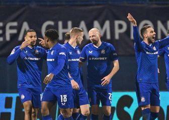 Dinamo na utakmici protiv Milana 2024./25.