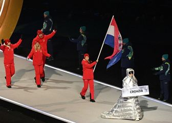 Valentina Aščić je nosila zastavu na otvaranju ZOI 2026