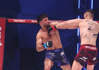 Marko Ančić (crvene hlače) - Ahmad Tahah Sadiqpour (plave hlače)