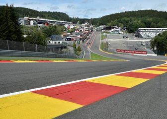 Zavoj Eau Rouge na stazi Spa-Francorchamps