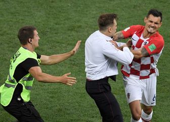 Incident na finalu Hrvatska-Francuska u finalu SP-a u Rusiji (Foto: AFP) - 1