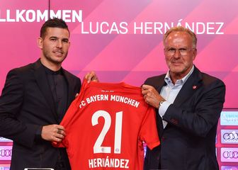 Lucas Hernandez i Karl-Heinz Rummenige (Foto: AFP)