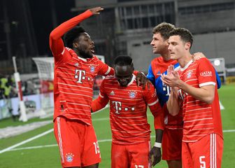 Sadio Mane slavi pogodak sa suigračima iz Bayerna