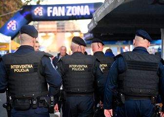 Policija ispred stadiona Maksimir