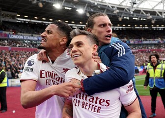 Leandro Trossard slavi naslov prvaka