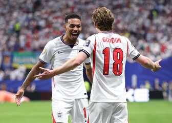 Morgan Rogers i Anthony Gordon