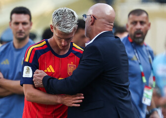 Dani Olmo i Luis De La Fuente