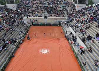 Kiša na Roland Garrosu (Foto: AFP)