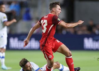 Niko Sigur u dresu Kanade