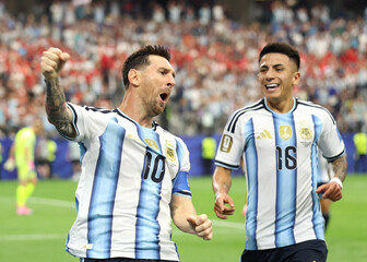 Lionel Messi i Thiago Almada
