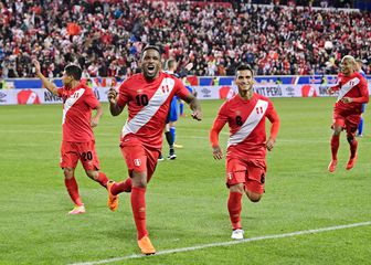 Nogometaši Perua (Foto: AFP)