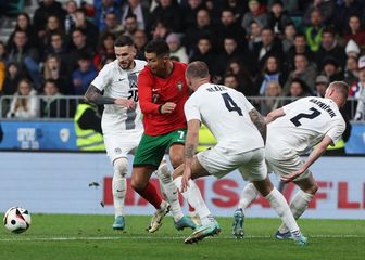 Cristiano Ronaldo protiv Slovenije