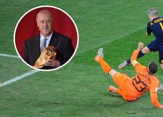 Vicente Del Bosque / Iniesta zabija gol za titulu