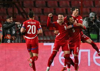 Srbi slave gol Maksimovića