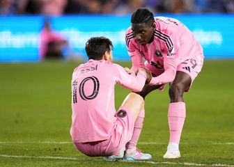 Lionel Messi i Allen Obando