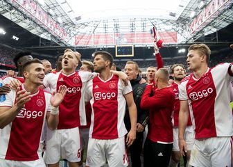 Slavlje Ajaxa (Foto: AFP)