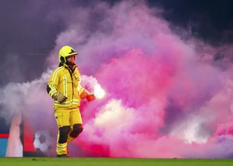 Bakljada navijača Anderlechta (Foto: AFP)