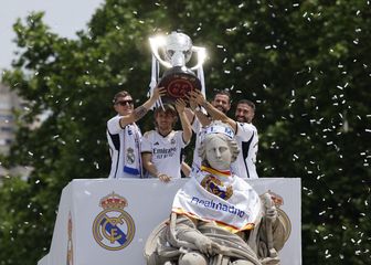 Luka Modrić sa suigračima iz Real Madrida