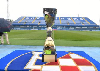 SHNL trofej