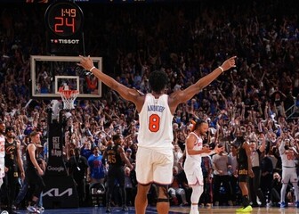 Cleveland Cavaliers v New York Knicks